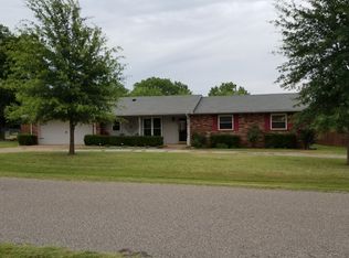 5404 Meadowlake Dr, Guthrie, OK 73044