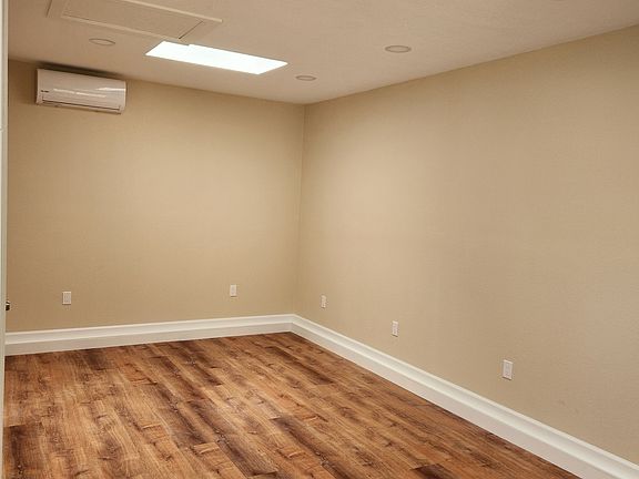 2nd image of 453 Bellwood Dr
