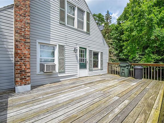 5th image of 23 Tamplin Dr