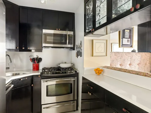 340 East 93rd Street 26I image 3 of 8