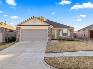 11712 NW 94th St, Yukon, OK 73099