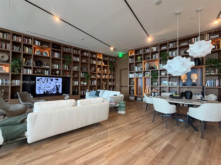 1400 Biscayne Blvd #1807 — Photo 38