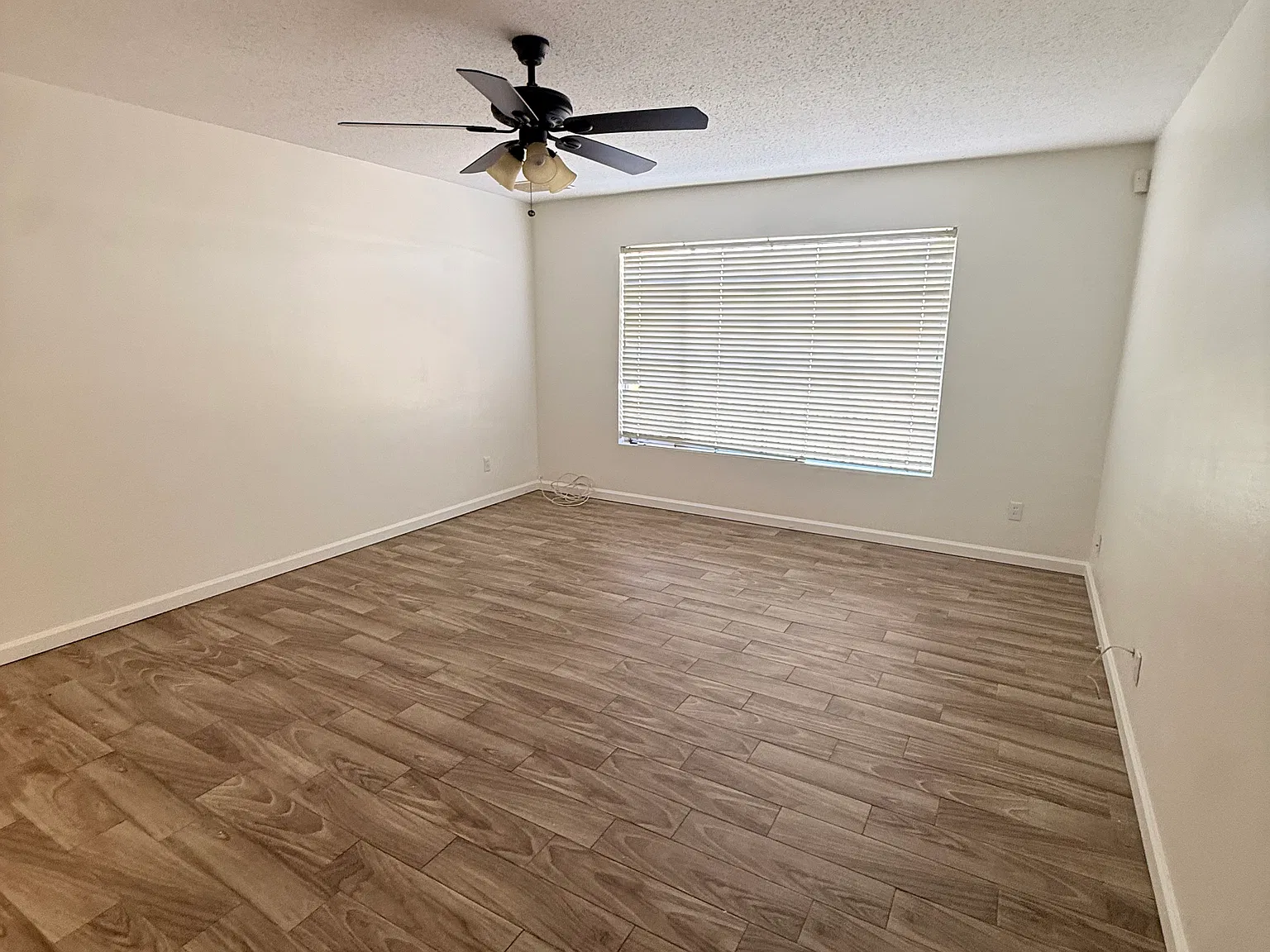 4 bed, 1800 sqft, $3,000 — Photo 2