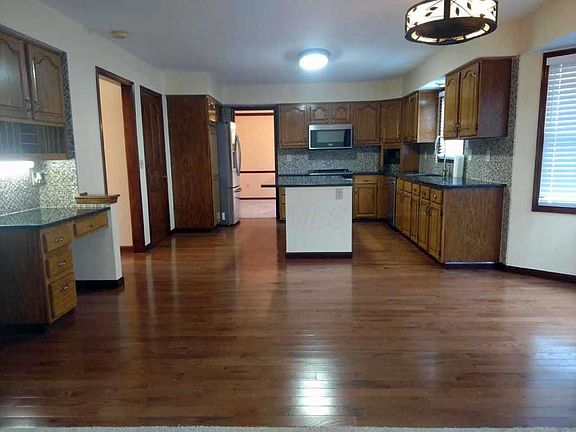 5th image of 980 Zodiac Ave