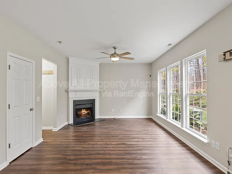400 Berlin Way — Photo 17