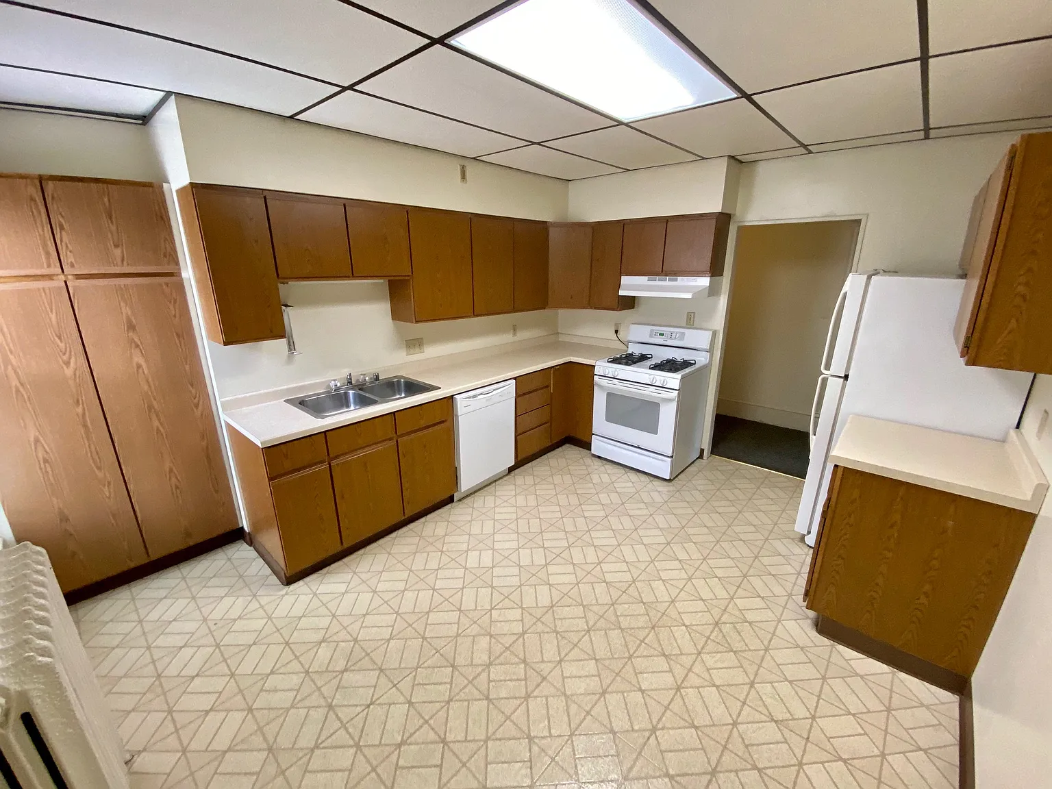 5 bed, 1800 sqft, $2,625 — Photo 1