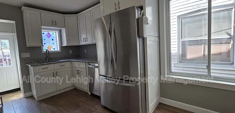 316 E Union Blvd — Photo 3