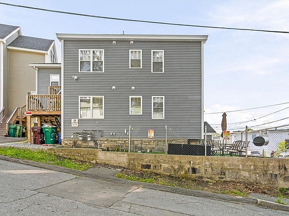 3rd image of 35 Shaw St