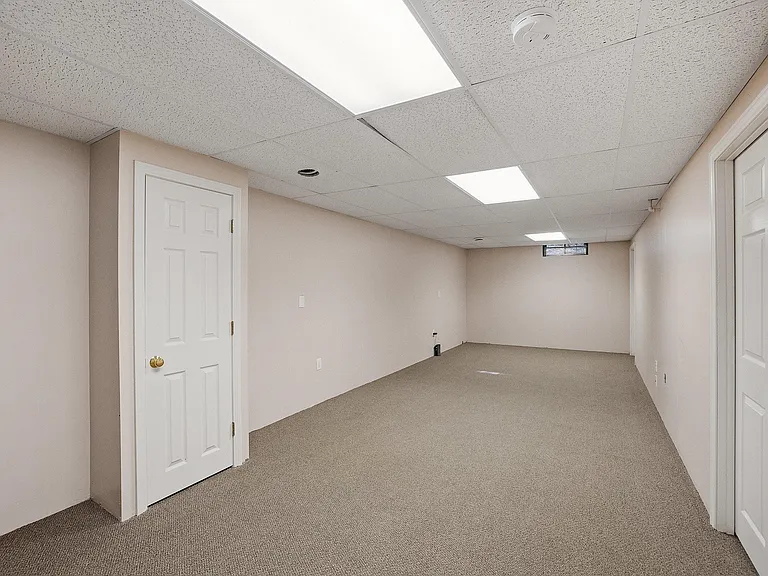131 Forest Hill Way — Photo 42