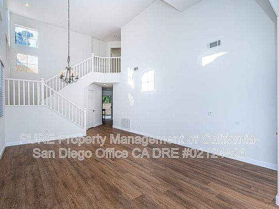3rd image of 724 Whispering Trails Dr