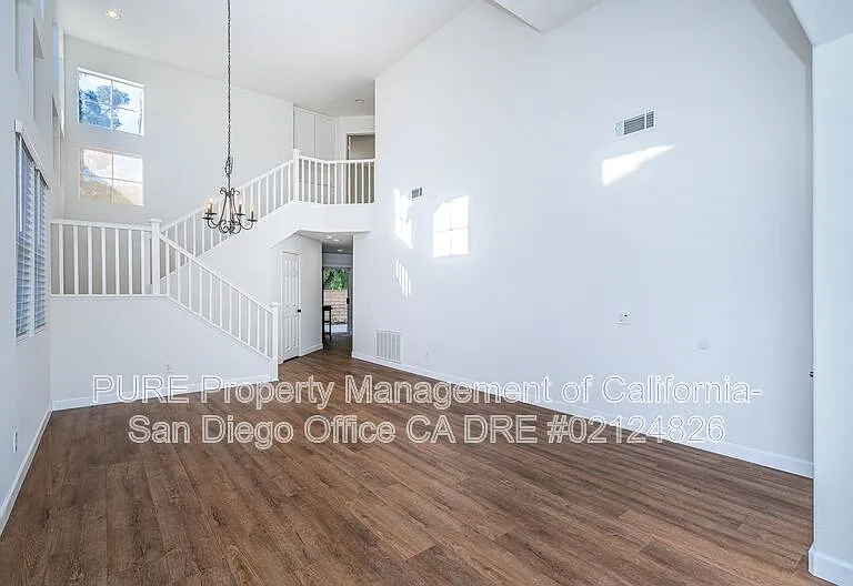724 Whispering Trails Dr — Photo 3