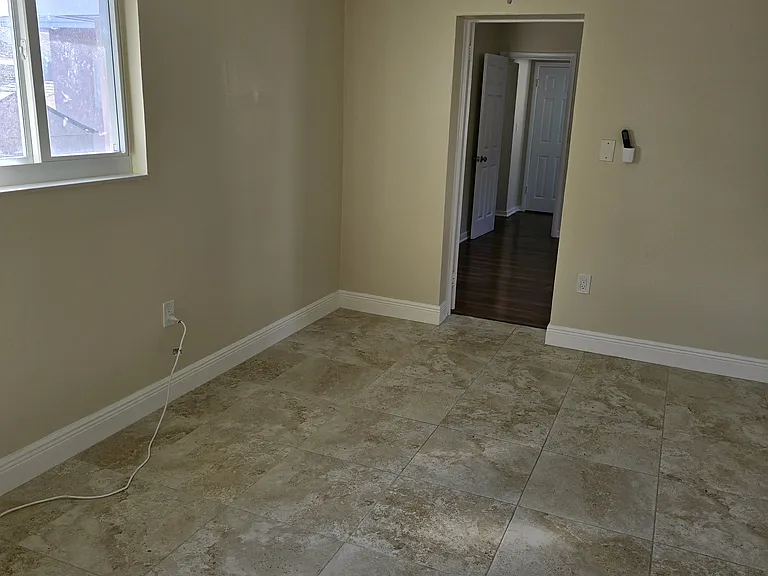 1221 NW 34th Ave #B — Photo 5