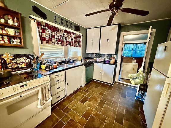 5th image of 913 Shelbyview Dr
