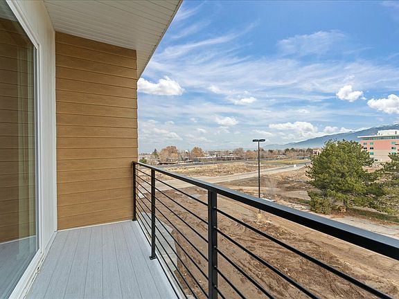2x2 Corner Balcony 2x2 Corner Balcony