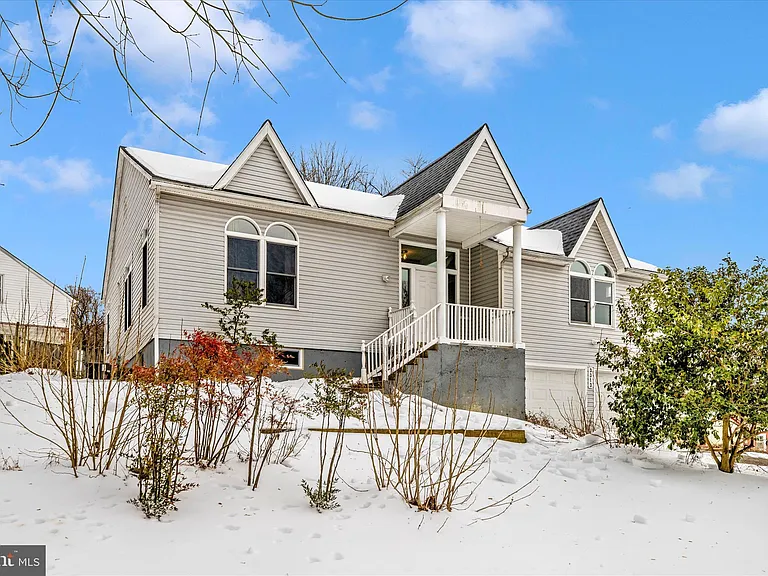 3313 Moline Rd — Photo 8