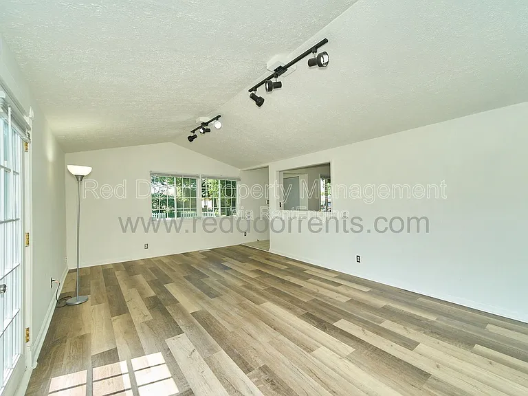 5422 Greenfield Ave — Photo 5