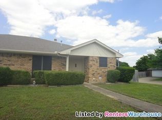 1238 Mockingbird Ln, Desoto, TX 75115