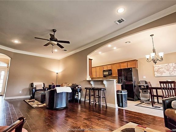 2nd image of 423 Jordan Dr
