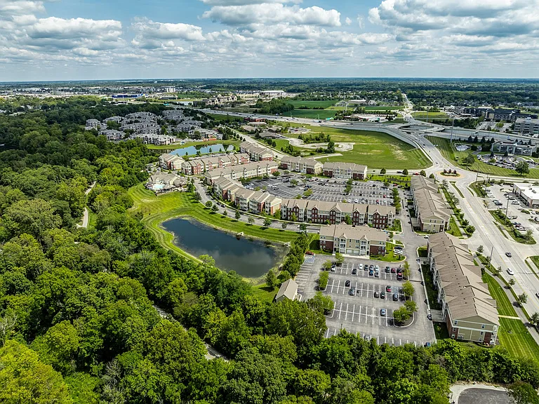 Bella Vista Apartments — Photo 43