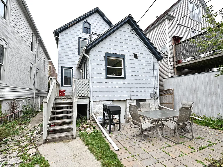 1970 N Farwell Ave — Photo 36