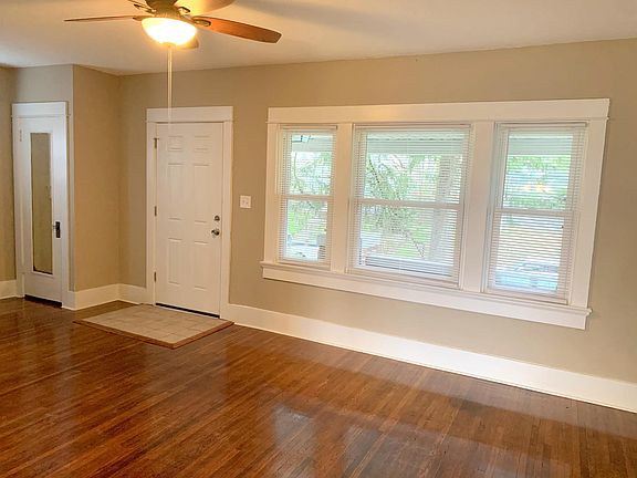 3rd image of 1141 Holly Ave