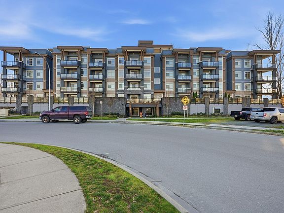 2nd image of 45562 Airport Rd #301