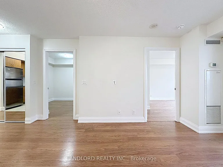 1070 Sheppard Ave W #801 — Photo 7