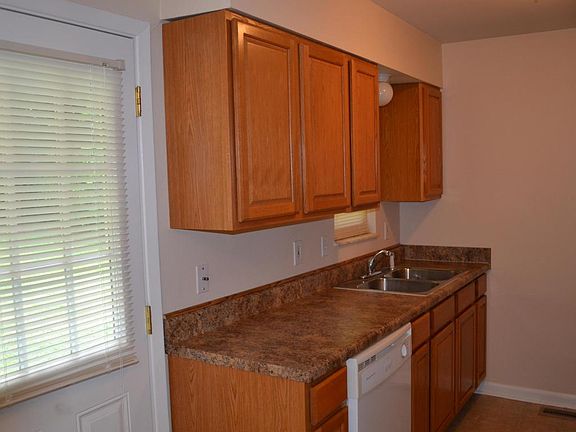 5th image of 1036 Ruskin Dr