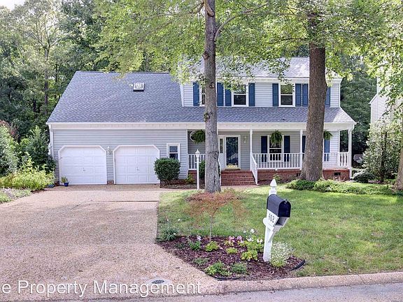 3rd image of 402 Coach Hovis Dr