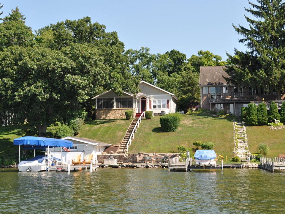 1st image of N7435 Country Club Dr