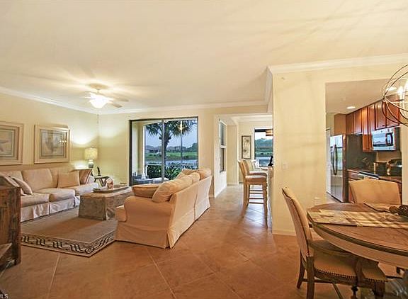 4th image of 9836 Venezia Cir Unit 913