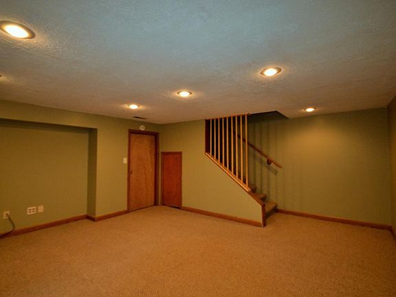 4th image of 1715 37th Ave NE