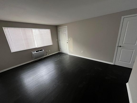 2nd image of 4669 Hilton Ave APT B