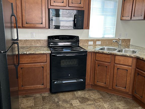 3rd image of 5600 N Dakota St Lot 11
