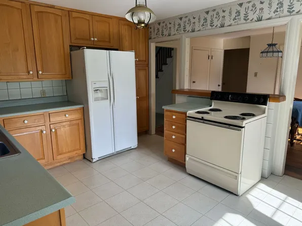 59 Orcutt Dr, Chester, VT 05143