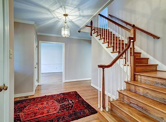 5th image of 16418 Horseshoe Ln