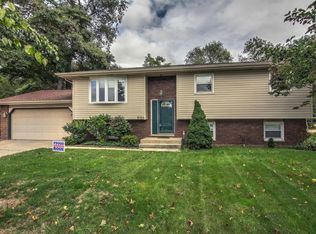 2121 Wildwood St, Portage, IN 46368