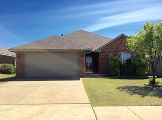 316 SW 39th St, Moore, OK 73160