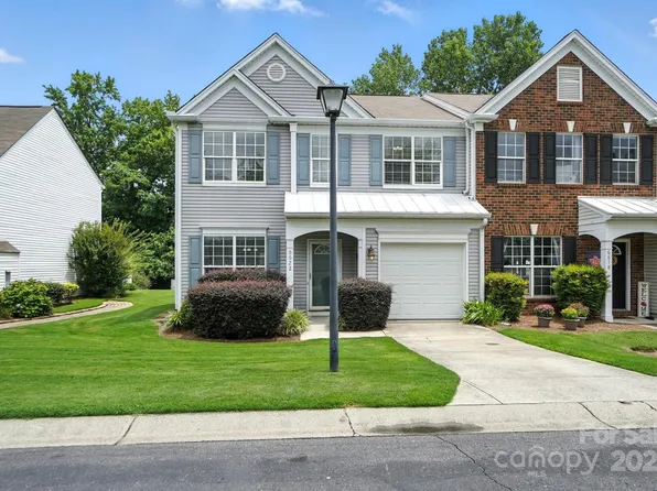 6622 Beverly Springs Dr, Charlotte, NC 28270