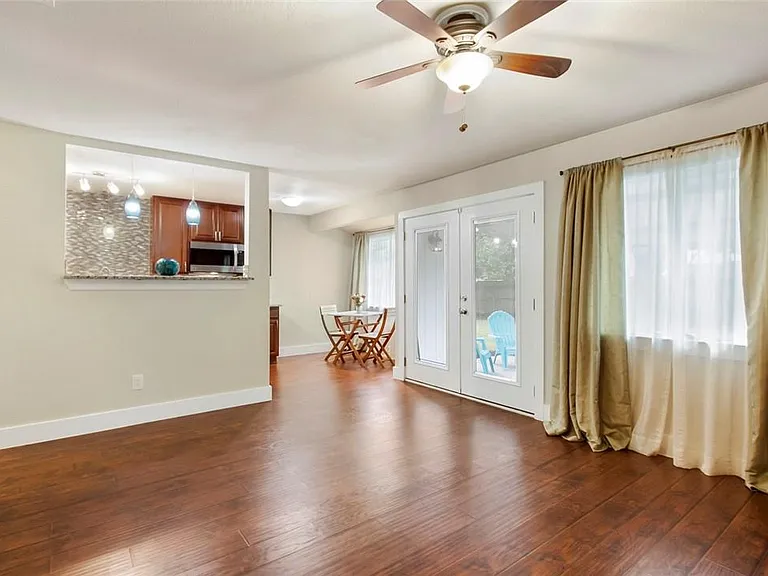 6101 Harwin Ln — Photo 5