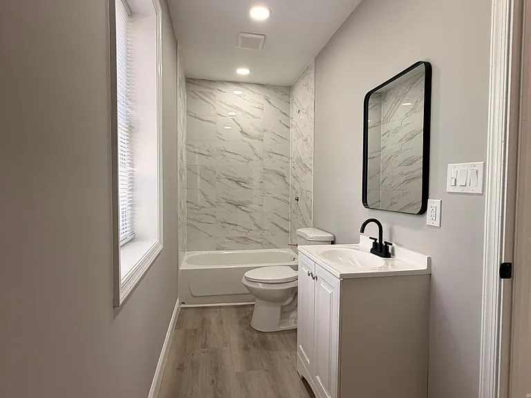 516 E Marshall St #2 — Photo 3