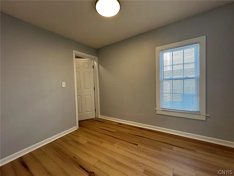 408 E Laurel St — Photo 23