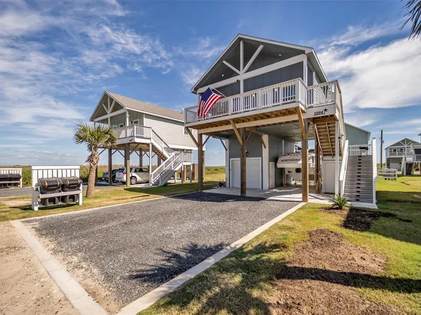 1094 Cedar Ln, Gilchrist, TX 77617