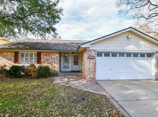13730 Shirebrook Dr, Sugar Land, TX 77498