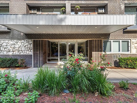 2nd image of 401 S Grove Ave APT 2B