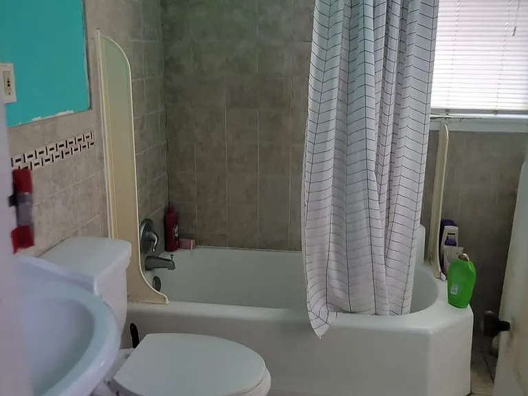 2215 Como Ave — Photo 14