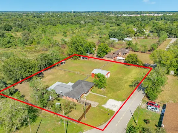 1416 Biggam Rd, West Columbia, TX 77486