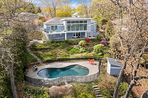 37 Beverly Rd Photo 1