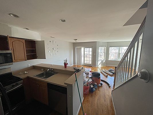 3rd image of 16 Patricia Ln #208