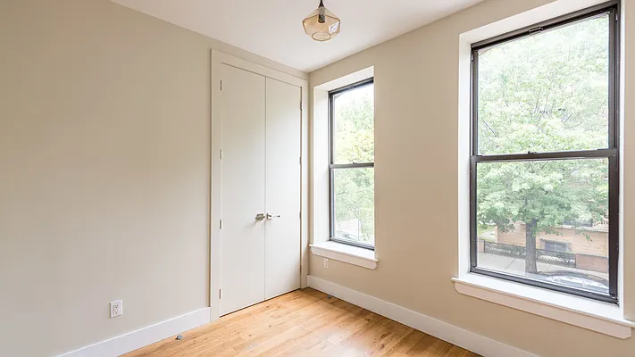 Rented by Nooklyn NYC LLC | media 27